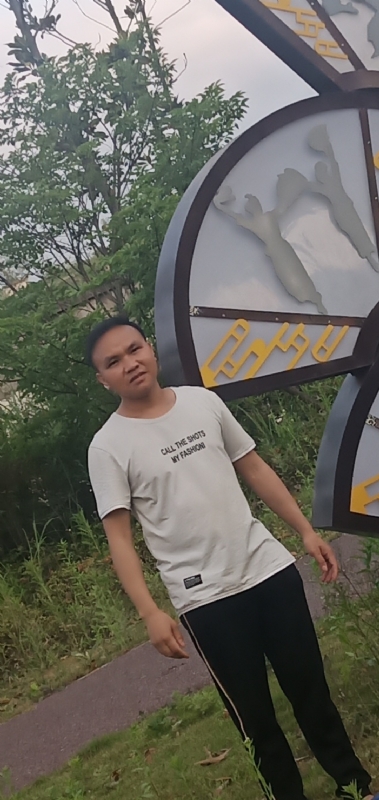 愉快的阳光的第一张照片--宿迁相亲服务中心