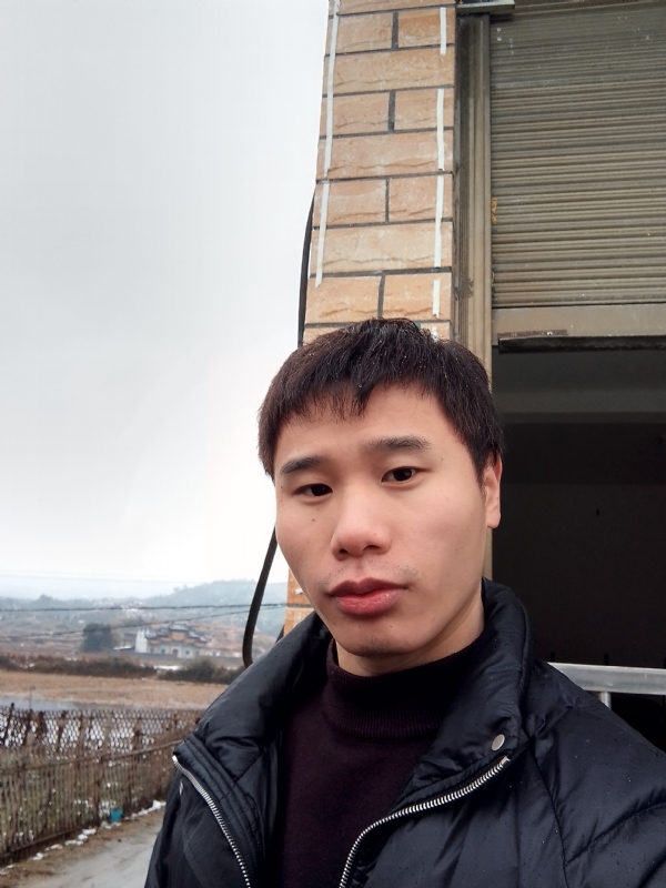 银色的羽翼的第一张照片--宿迁相亲服务中心