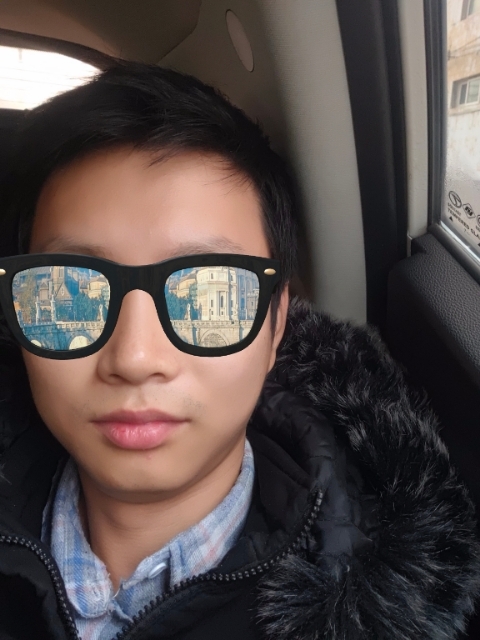 请问揉揉头的第一张照片--宿迁相亲服务中心