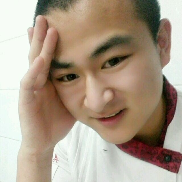 人潮拥挤的第一张照片--宿迁相亲服务中心