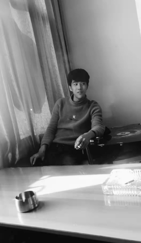 酷似小丑的第二张照片--宿迁相亲服务中心