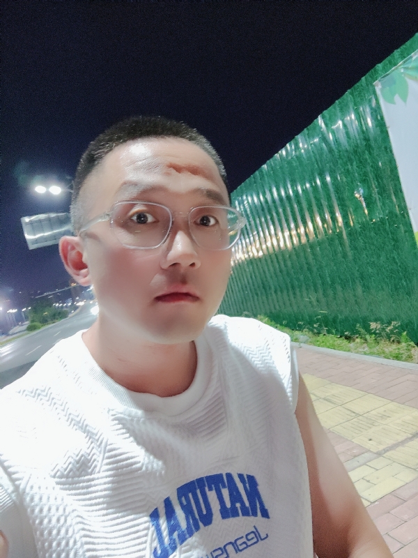 清风烈酒的第一张照片--宿迁相亲服务中心