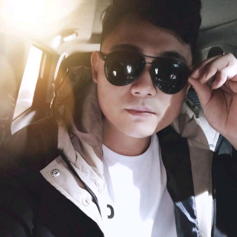 高大威武的第二张照片--宿迁相亲服务中心