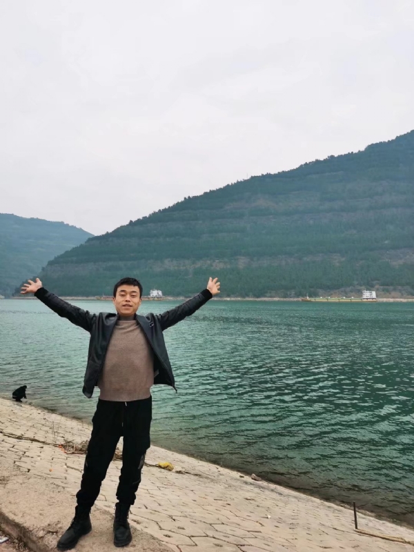 寂寞的风的第一张照片--宿迁相亲服务中心