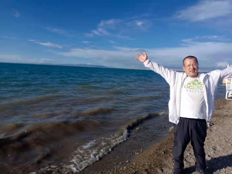 蜜蜂的第一张照片--宿迁相亲服务中心