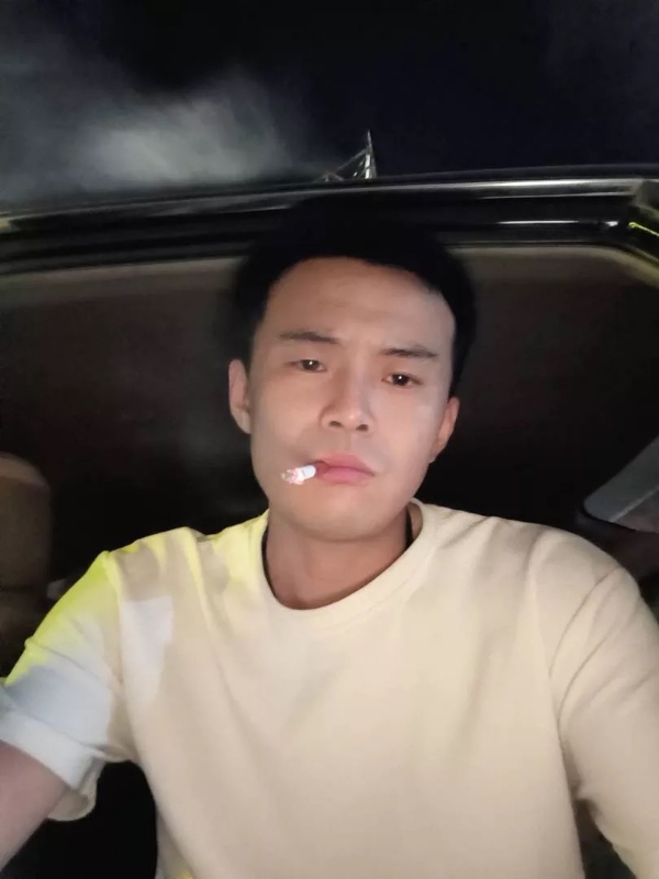 爱睡觉的土拨鼠的第一张照片--宿迁相亲服务中心