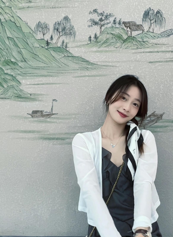 小趴菜的第一张照片--宿迁相亲服务中心