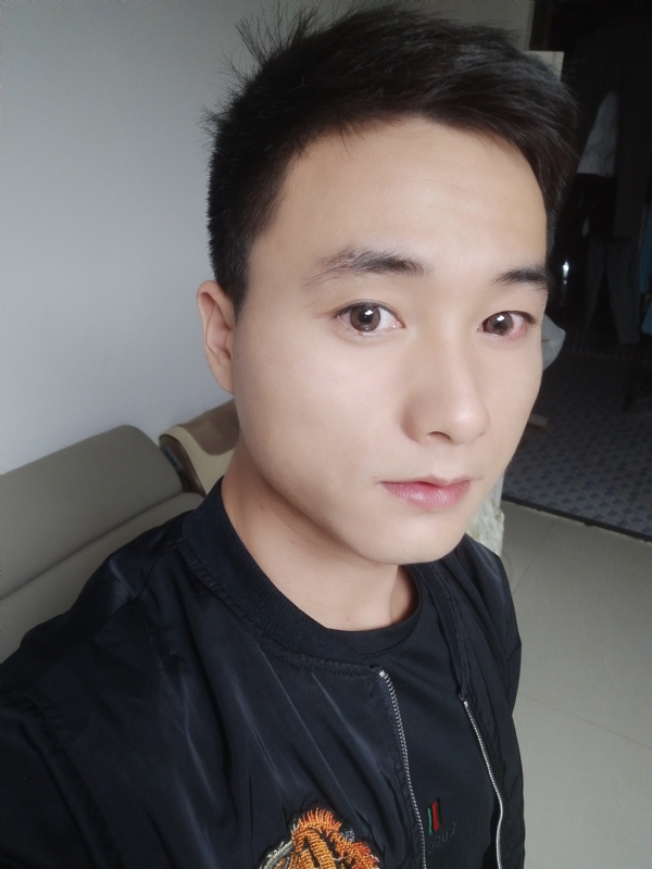 何凡的第三张照片--宿迁相亲服务中心