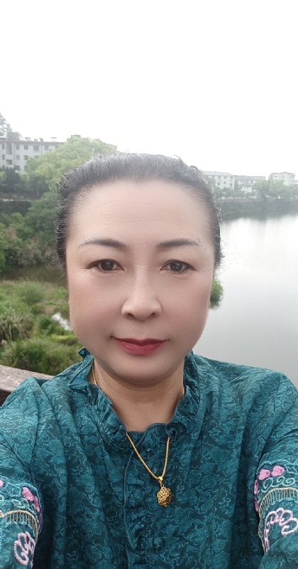 雨中情的第一张照片--宿迁相亲服务中心