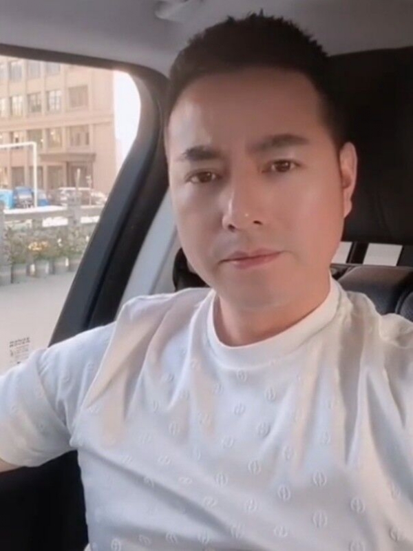 勿忘初心的第一张照片--宿迁相亲服务中心