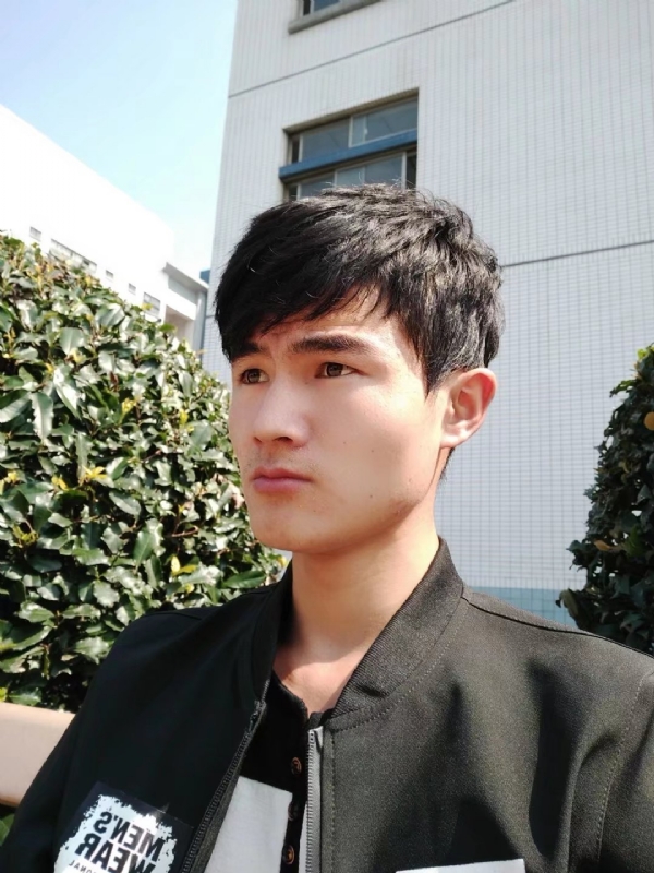 阳光男孩的第四张照片--宿迁相亲服务中心