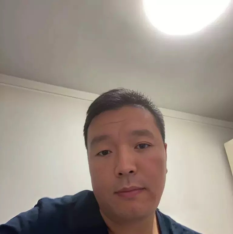 穿唐装的松鼠的第一张照片--宿迁相亲服务中心