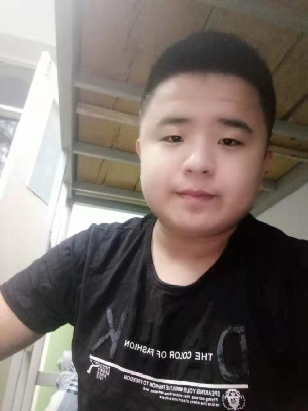 打小就爱淘气的第一张照片--宿迁相亲服务中心