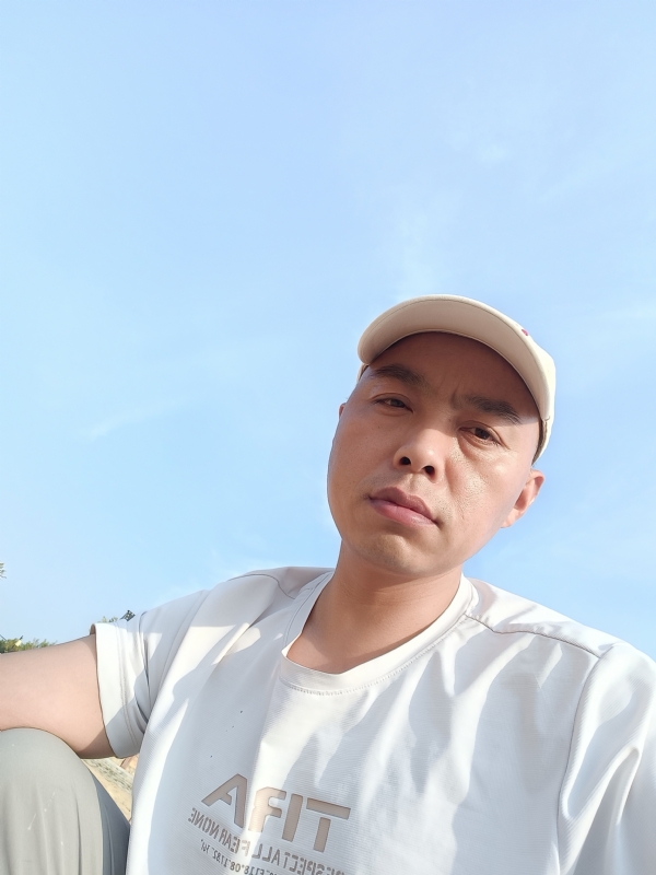 哥哥的第一张照片--宿迁相亲服务中心