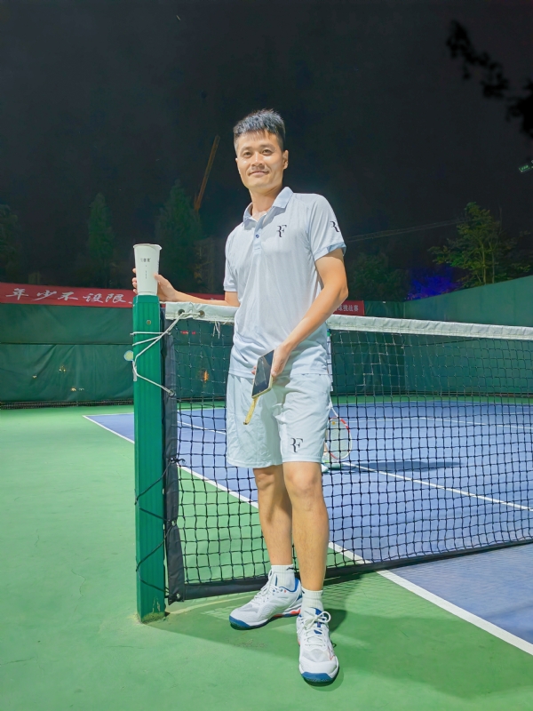 网球罗的第五张照片--宿迁相亲服务中心