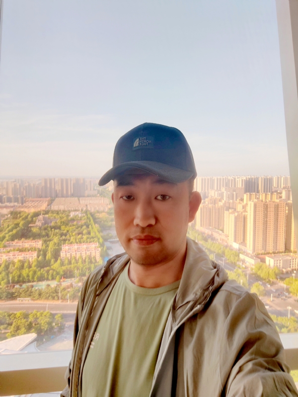 勇攀高峰的第一张照片--宿迁相亲服务中心