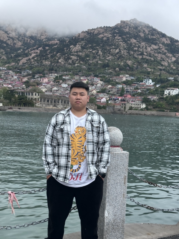 谨慎的第一张照片--宿迁相亲服务中心