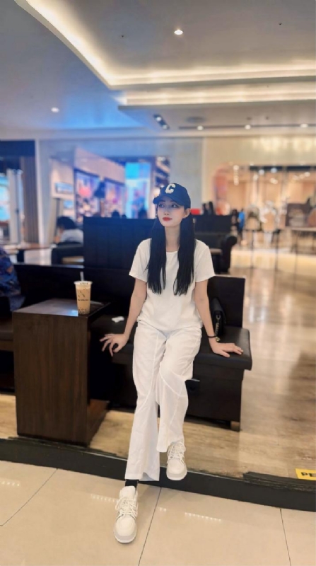 卖火柴的小女孩的第一张照片--宿迁相亲服务中心