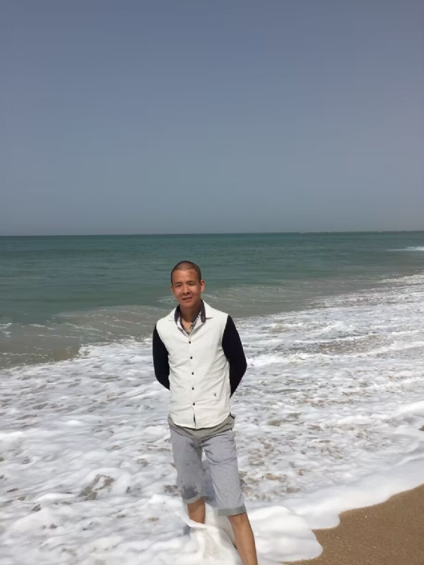 飞雪飘零的第二张照片--宿迁相亲服务中心