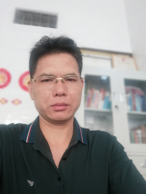 后视镜的第一张照片--宿迁相亲服务中心