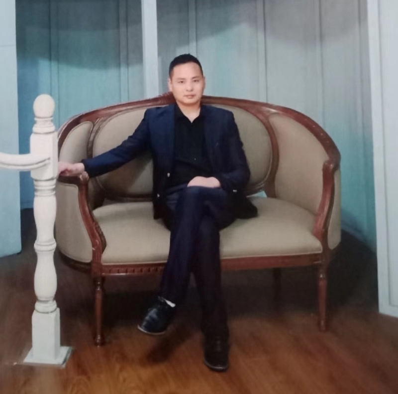 龙行天下的第二张照片--宿迁相亲服务中心