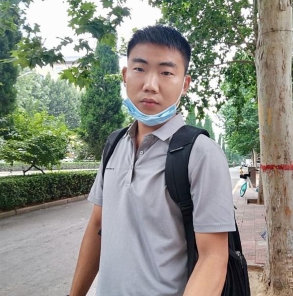 90年男征婚的第一张照片--宿迁相亲服务中心