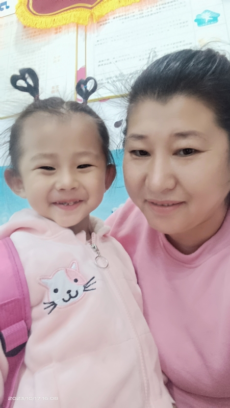 离异带俩娃的第一张照片--宿迁相亲服务中心