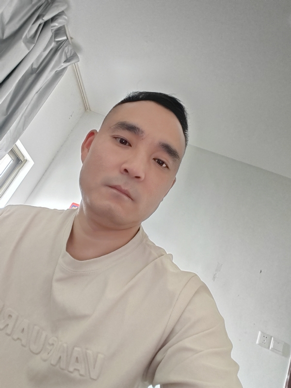 小锋的第一张照片--宿迁相亲服务中心