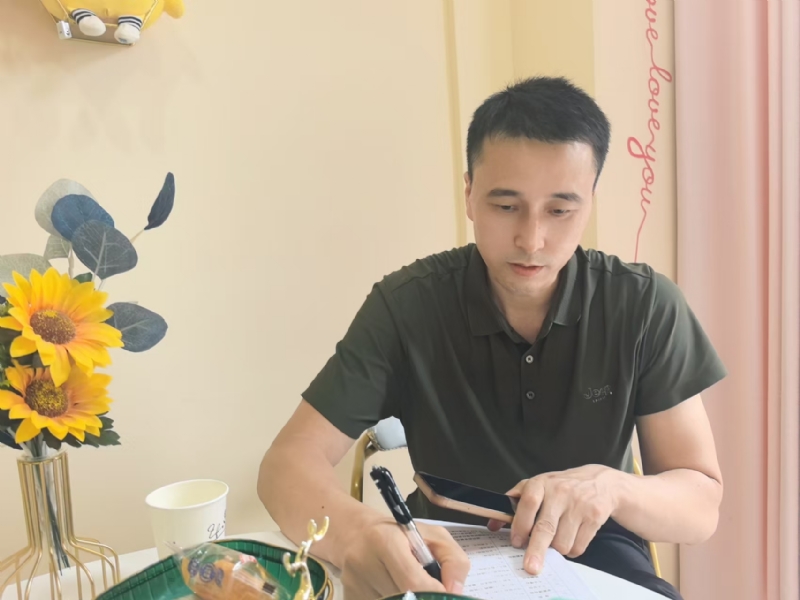 笑看一切的第二张照片--宿迁相亲服务中心