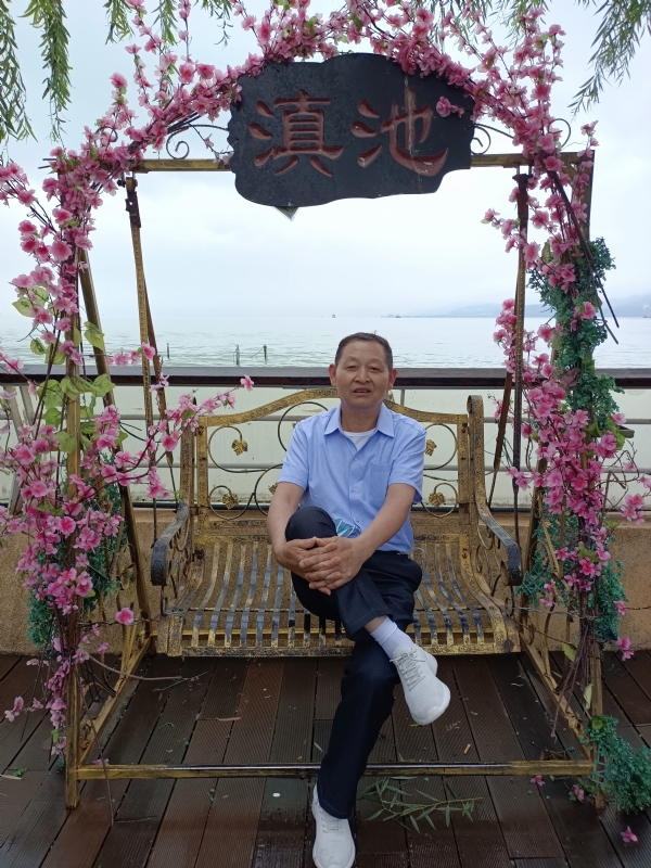 奋斗的第一张照片--宿迁相亲服务中心