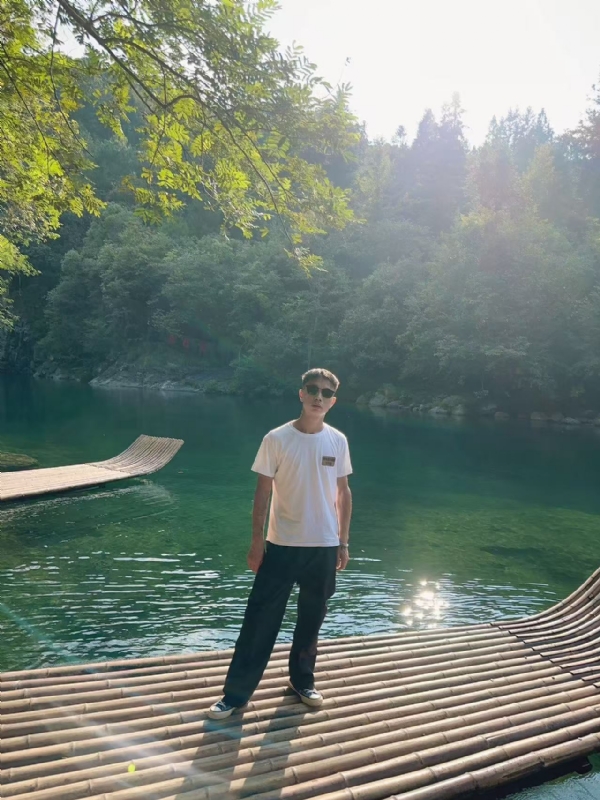 林言的第二张照片--宿迁相亲服务中心