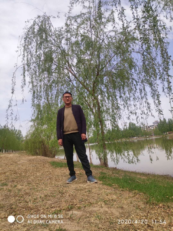 风中的烟头的第一张照片--宿迁相亲服务中心