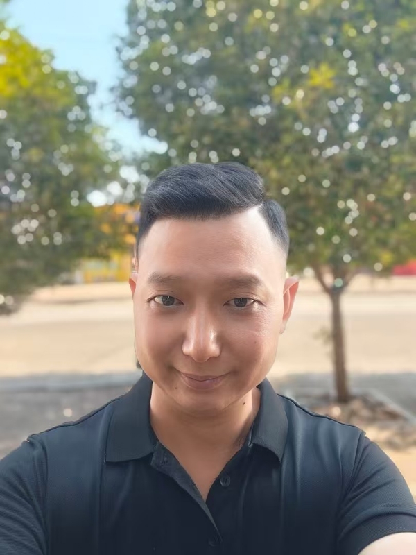 巷子里的猫的第一张照片--宿迁相亲服务中心