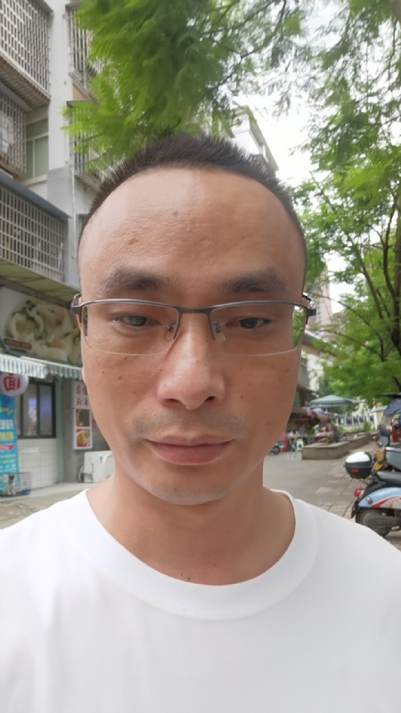 孤狼的第二张照片--宿迁相亲服务中心