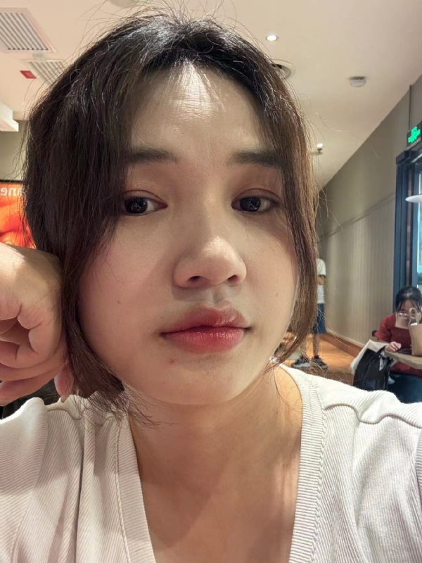 粉墨的第一张照片--宿迁相亲服务中心