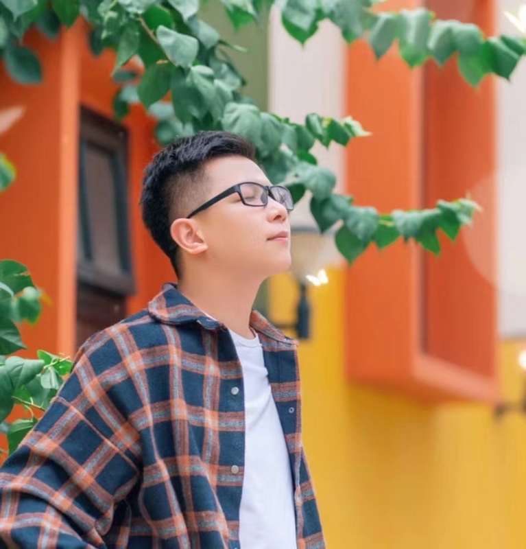 版本之子的第一张照片--宿迁相亲服务中心